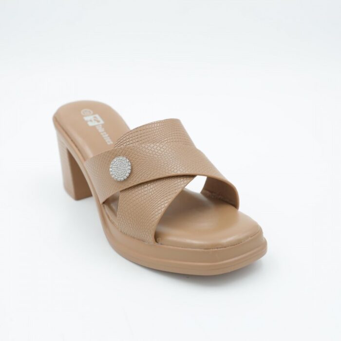 ⁦بابوج أنيق مع كعب متوسط يناسب الإطلالات الصيفية الكاجوال والأنيقة⁩ - الصورة ⁦4⁩