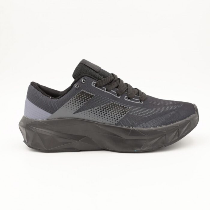 ⁦حذاء سبورت لون أسود عملي ومريح⁩ - الصورة ⁦2⁩