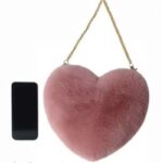 شنطة كتف أنيقة للصبايا على شكل قلب مع سحاب وسلسة باللون الذهبي ارتفاع 20 سم وعرض 25 سم لون زهري