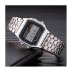 ⁦ساعة رقمية  للرجال - إضاءة LED  - ذات حزام من  الستانلس ستيل المقاوم لرذاذ الماء - موديل  F91W - لون فضي⁩ - الصورة ⁦2⁩