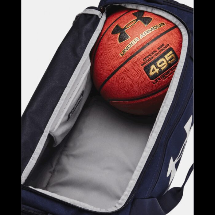 ⁦Under Armour Undeniable 5.0 Small Duffle Bag - حقيبة أندر آرمر يودينابل 5.0 سمول دافل لون كحلي⁩ - الصورة ⁦4⁩