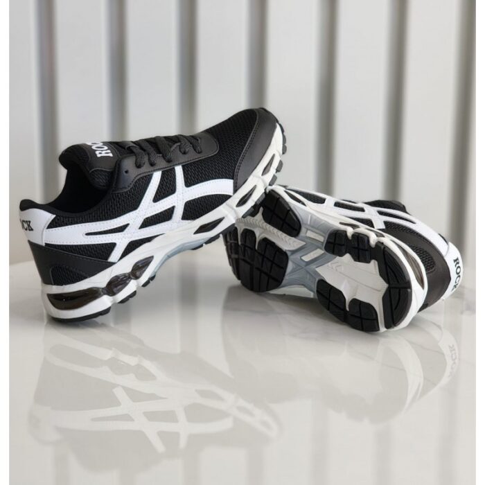 ⁦حذاء رياضي للرجال لون أسود ونعل أبيض⁩ - الصورة ⁦4⁩