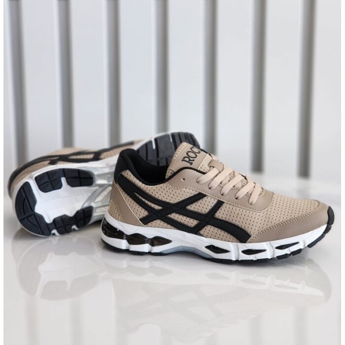 ⁦حذاء رياضي للرجال لون بيج ونعل أبيض⁩ - الصورة ⁦2⁩