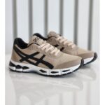 ⁦حذاء رياضي للرجال لون بيج ونعل أبيض⁩ - الصورة ⁦5⁩