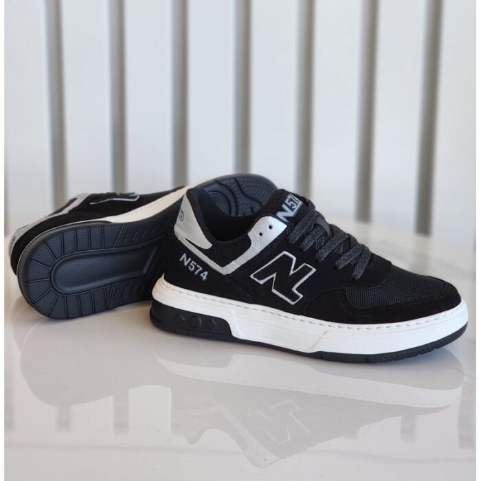 ⁦حذاء رياضي للرجال لون أسود ونعل أبيض⁩ - الصورة ⁦5⁩