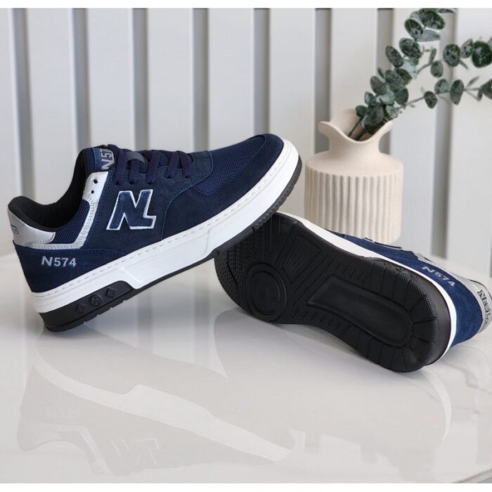 ⁦حذاء رياضي للرجال لون كحلي ونعل أبيض⁩ - الصورة ⁦4⁩