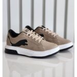 حذاء رياضي للرجال لون بيج