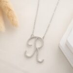 سلسال فضي زركون بتصميم حرف R