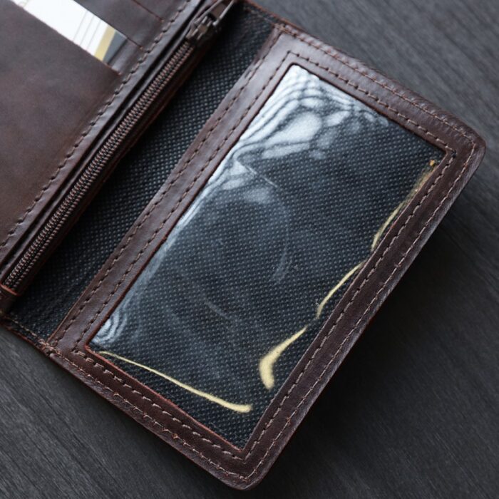10335569_685e88ed09285 محفظة جلد طبيعي للرجال لون بني غامق - الصورة 1