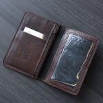 ⁦محفظة جلد طبيعي للرجال لون بني غامق⁩ - الصورة ⁦3⁩