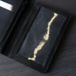 ⁦محفظة جلد طبيعي للرجال لون أسود⁩ - الصورة ⁦4⁩