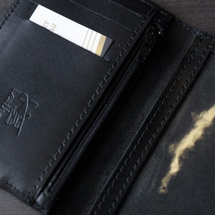 ⁦محفظة جلد طبيعي للرجال لون أسود⁩ - الصورة ⁦5⁩