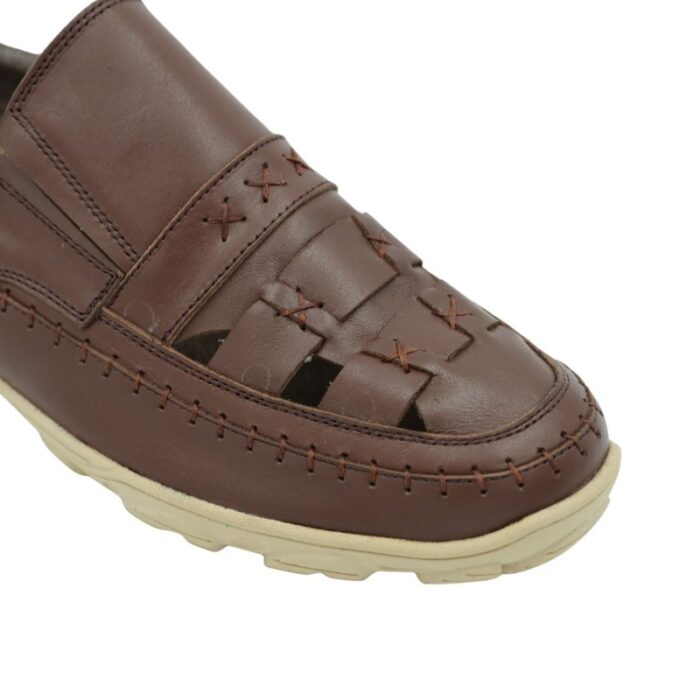 ⁦حذاء جلد طبيعي للرجال لون بني غامق ونعل بيج⁩ - الصورة ⁦3⁩