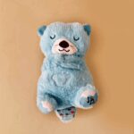دمية دب لون أزرق