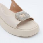 ⁦صندل للصبايا قماش لون بيج⁩ - الصورة ⁦4⁩