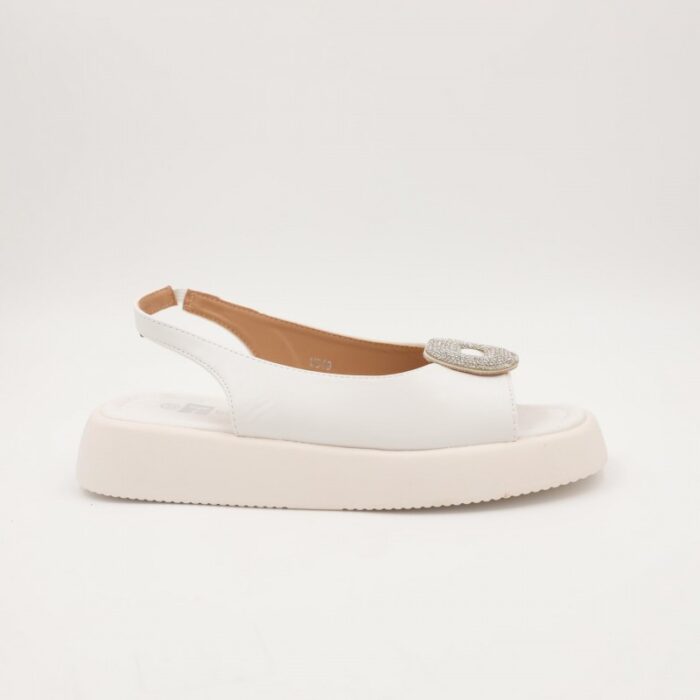 ⁦صندل للصبايا قماش لون ابيض⁩ - الصورة ⁦3⁩