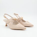 حذاء كعب متوسط رفيع للنساء لون بيج لامع