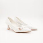 حذاء كعب متوسط رفيع لون ابيض