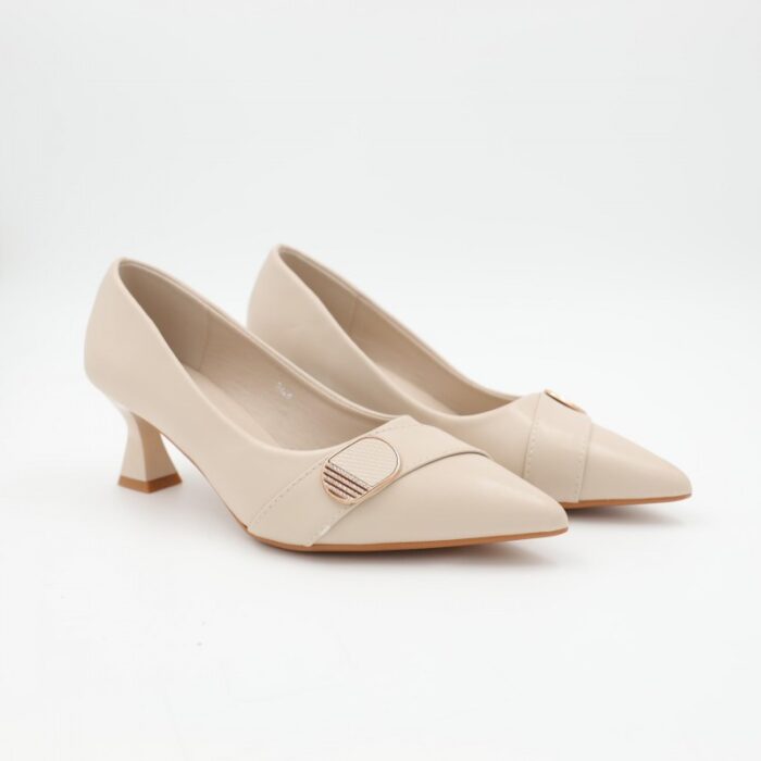 103383244_685eb98c04c4c حذاء كعب متوسط رفيع لون بيج - الصورة 1