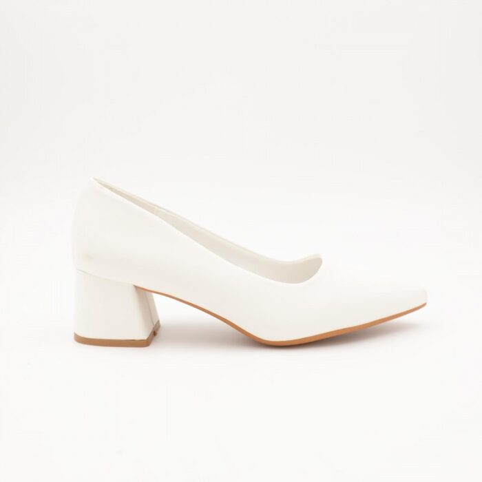 103383250_685eb998bfec6 حذاء كعب عريض متوسط للنساء لون اوف وايت - الصورة 1