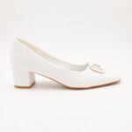 ⁦حذاء كعب متوسط نسائي بتصميم كلاسيكي لون ابيض⁩ - الصورة ⁦6⁩