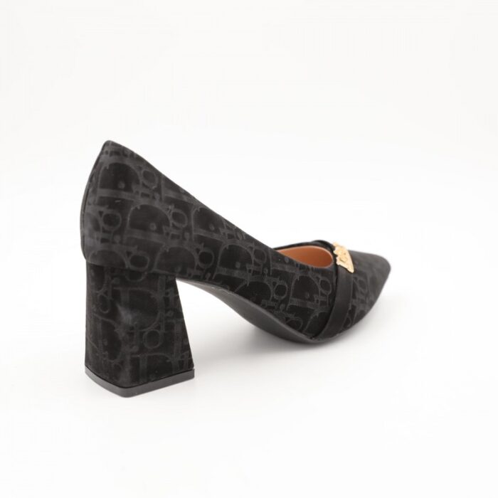 ⁦حذاء كعب نسائي أنيق بتصميم كلاسيكي بنقشة لون اسود⁩ - الصورة ⁦4⁩
