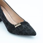 ⁦حذاء كعب نسائي أنيق بتصميم كلاسيكي بنقشة لون اسود⁩ - الصورة ⁦8⁩