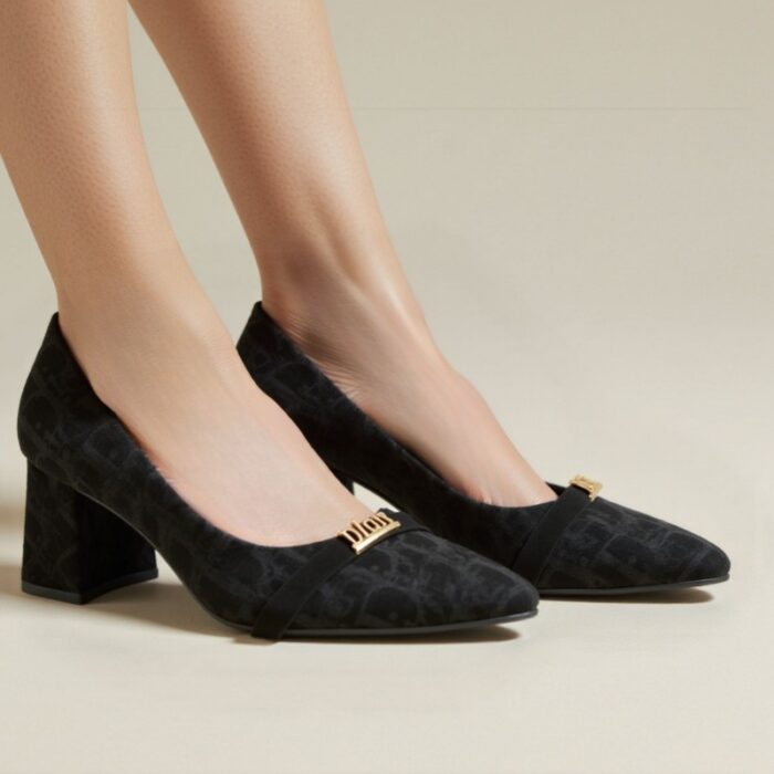 ⁦حذاء كعب نسائي أنيق بتصميم كلاسيكي بنقشة لون اسود⁩ - الصورة ⁦9⁩