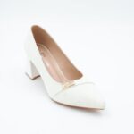 ⁦حذاء كعب نسائي أنيق بتصميم كلاسيكي بنقشةلون ابيض⁩ - الصورة ⁦2⁩