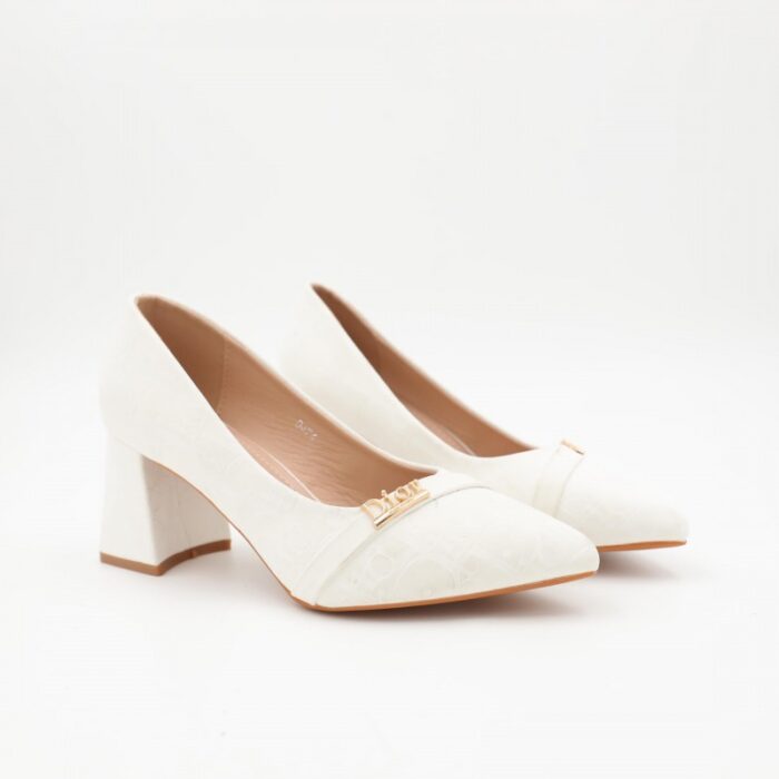 ⁦حذاء كعب نسائي أنيق بتصميم كلاسيكي بنقشةلون ابيض⁩ - الصورة ⁦4⁩