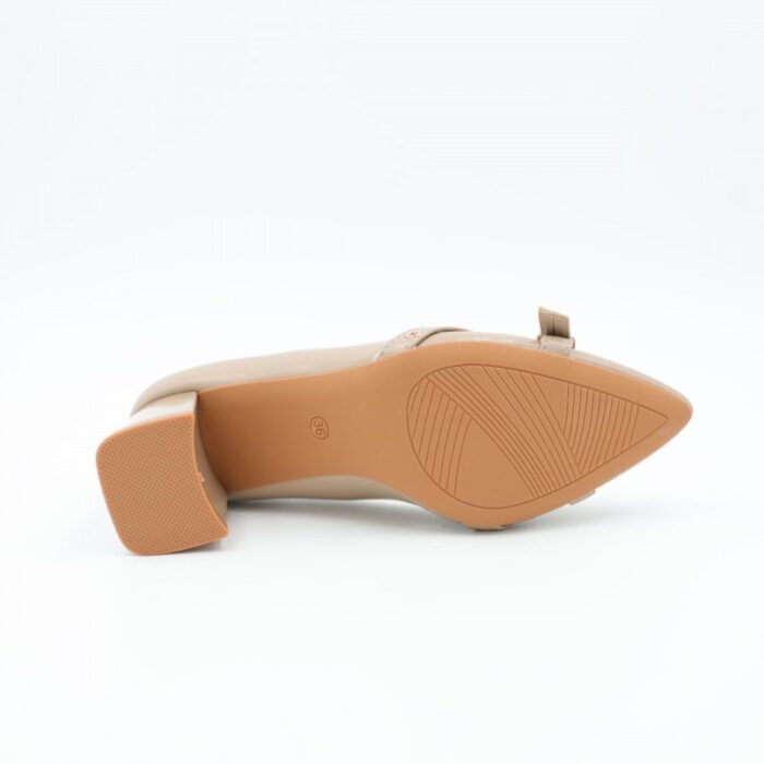 103383266_685eb9cddcfba حذاء كعب متوسط نسائي بتصميم كلاسيكي مع احزمه مزخرفه لون عسلي - الصورة 1