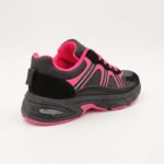 ⁦حذاء سبورت مريح و انيق و عملي للصبايا لون اسود وفوشي⁩ - الصورة ⁦3⁩