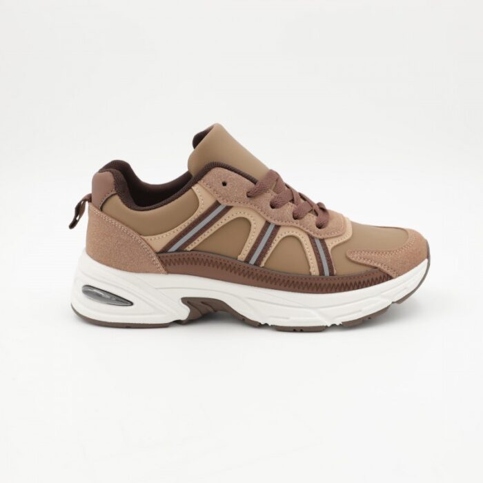 ⁦حذاء سبورت مريح و انيق و عملي للصبايا لون بيج وبني⁩ - الصورة ⁦3⁩