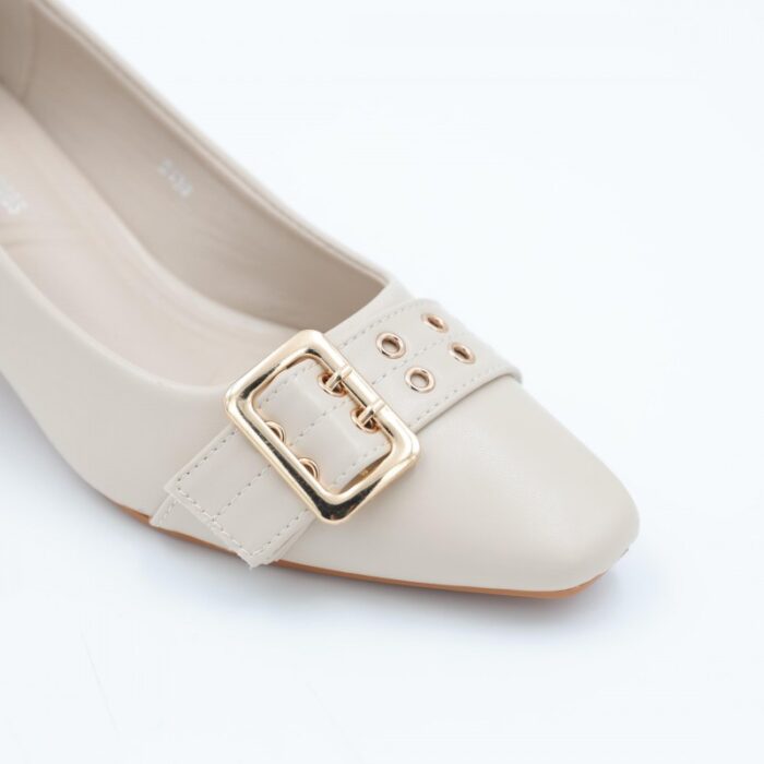 ⁦حذاء كعب متوسط نسائي بتصميم كلاسيكي مع احزمه مزخرفه لون بيج⁩ - الصورة ⁦7⁩