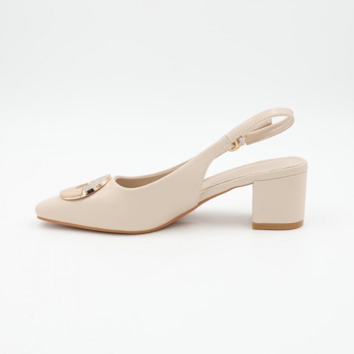 ⁦حذاء كعب متوسط نسائي بكعب عريض بتصميم مفتوح من الخلف لون بيج⁩ - الصورة ⁦4⁩