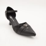 ⁦حذاء كعب متوسط بتصميم قلب مفتوح من الخلف للنساء لون أسود⁩ - الصورة ⁦2⁩