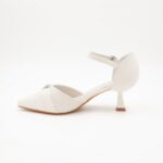 ⁦حذاء كعب متوسط بتصميم قلب مفتوح من الخلف للنساء لون ابيض⁩ - الصورة ⁦4⁩