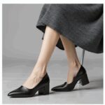 ⁦حذاء كعب ستاتي عريض متوسط لون اسود⁩ - الصورة ⁦7⁩