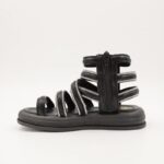 ⁦صندل بناتي باحزمه عالي لون اسود⁩ - الصورة ⁦2⁩