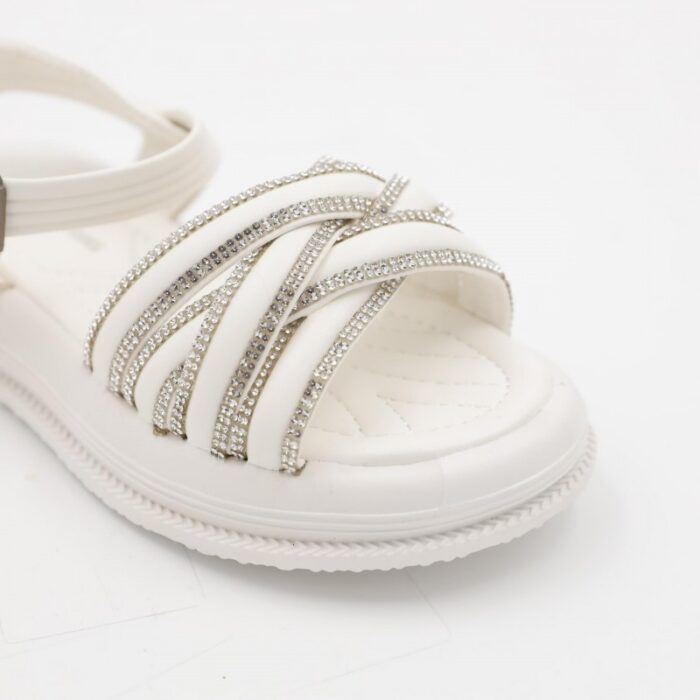 ⁦صندل بناتي لون ابيض مع سترس فضي⁩ - الصورة ⁦7⁩
