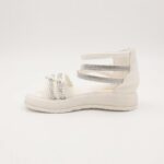 ⁦صندل بناتي لون ابيض مع احزمه لون فضي⁩ - الصورة ⁦5⁩