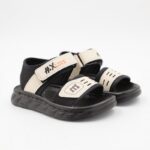 ⁦صندل اطفال ولادي مع لاصق لون اسود وبيج⁩ - الصورة ⁦3⁩