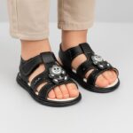 ⁦صندل أطفال بتصميم دبدوب لون اسود⁩ - الصورة ⁦5⁩