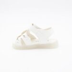 ⁦صندل أطفال بتصميم دبدوب لون ابيض⁩ - الصورة ⁦2⁩