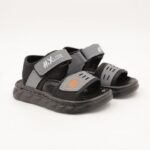 ⁦صندل اطفال ولادي مع لاصق لون اسود وسكني⁩ - الصورة ⁦3⁩