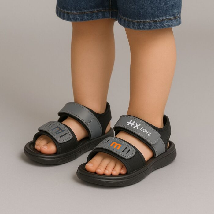 ⁦صندل اطفال ولادي مع لاصق لون اسود وسكني⁩ - الصورة ⁦6⁩