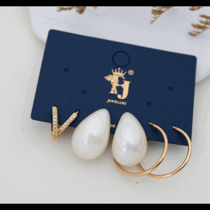 103383576_685ebd9f4a2c8 مجموعة أقراط حلقات دائرية وحلق لولو حجم وسط لون ذهبي - الصورة 1