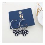 حلق وردة رباعية مع نجوم لون فضي وأسود