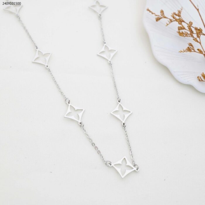 103383676_685ebe5710200 سلسال طويل - ماركة لون فضي - الصورة 1