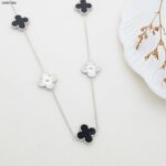 سلسال ورد البرسيم أسود لون فضي